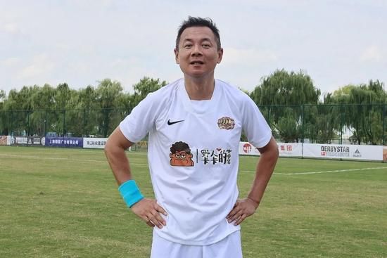 被两个男人吃奶三p爽文